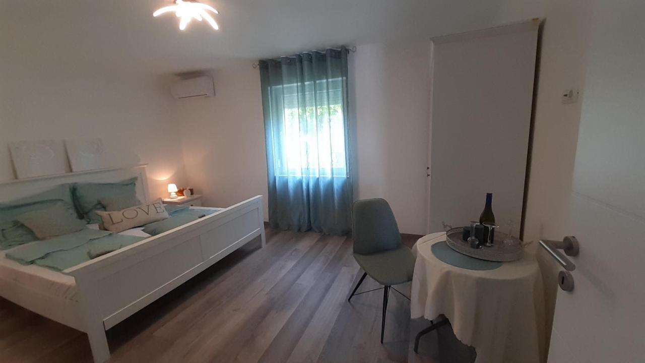 Villa Elke Maria With Overflow Pool And Hydromassage Novigrad Istria Dış mekan fotoğraf
